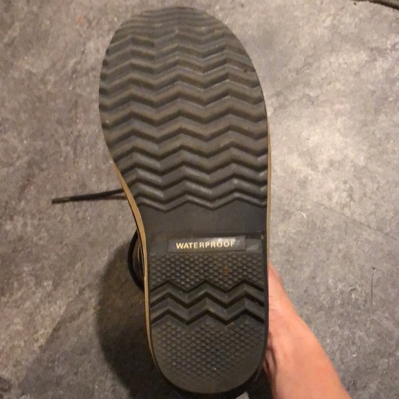 Sorel boots - Picture 8 of 8